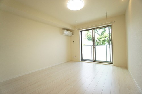 エミージュ千里