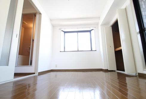 フレシャーチク関大前