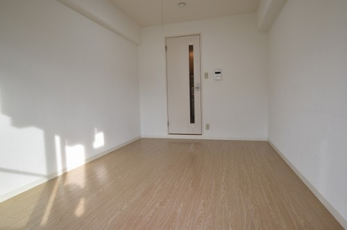 フローライト関大前